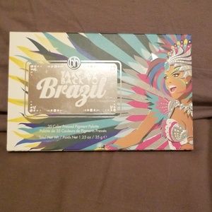 BH Take me back to Brazil eyeshadow pallet
